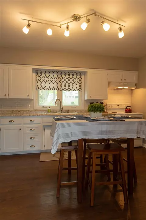 452 Devonshire Dr, Waterloo, IA 50701 photo 8