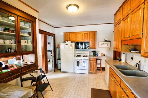 717 Maple Ave, Decorah, IA 52101 photo 7