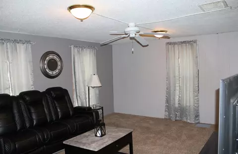 212 E Washington St, Shell Rock, IA 50670 photo 7