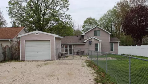 212 E Washington St, Shell Rock, IA 50670 photo 2