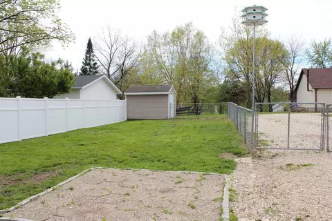 212 E Washington St, Shell Rock, IA 50670 photo 10