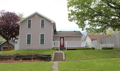 212 E Washington St, Shell Rock, IA 50670 photo 1