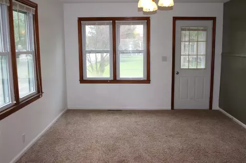419 E 2nd St, Readlyn, IA 50668 photo 2