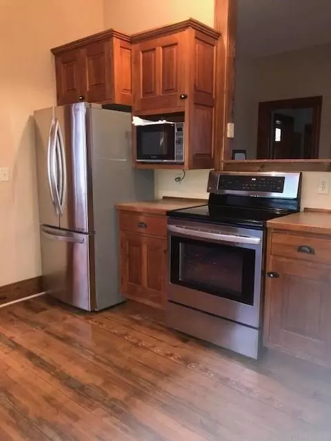 202 SE 2nd St, Hampton, IA 50441 photo 2