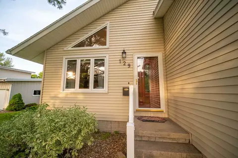 129 Windsor Dr, Waterloo, IA 50701 photo 2