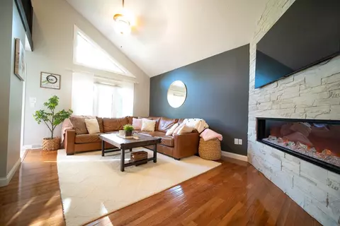 129 Windsor Dr, Waterloo, IA 50701 photo 4
