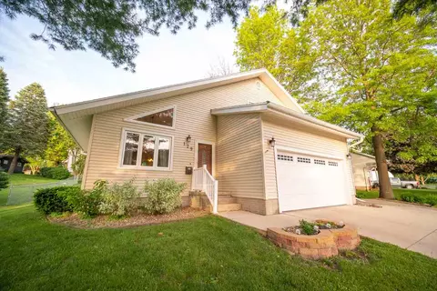 129 Windsor Dr, Waterloo, IA 50701 photo 1