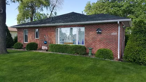 644 S Hackett Rd, Waterloo, IA 50701 photo 1