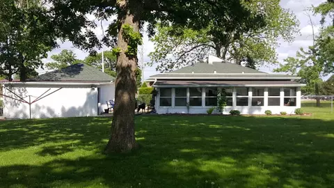 644 S Hackett Rd, Waterloo, IA 50701 photo 11