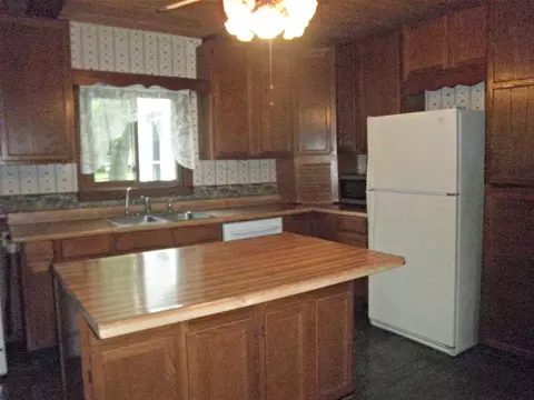 254 Far East St, Winthrop, IA 50682 photo 13