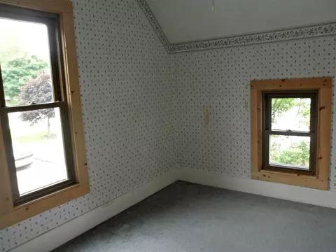 254 Far East St, Winthrop, IA 50682 photo 15