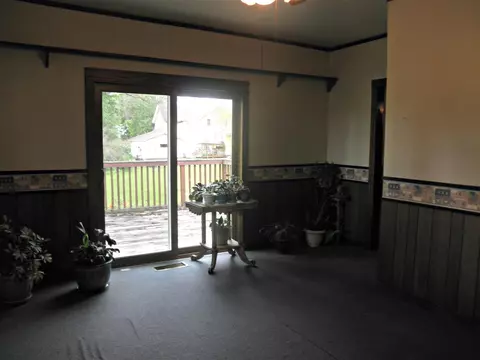 254 Far East St, Winthrop, IA 50682 photo 11