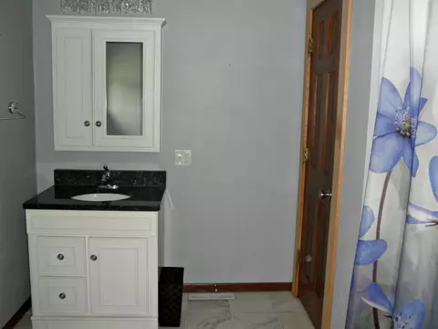 254 Far East St, Winthrop, IA 50682 photo 18