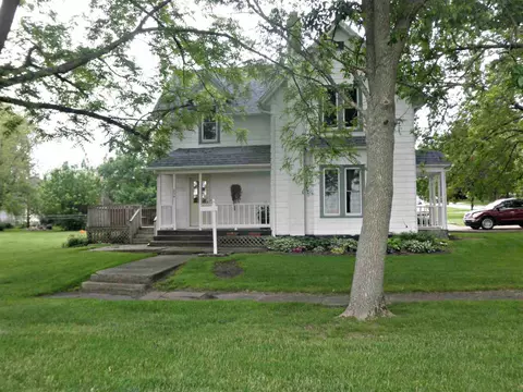 254 Far East St, Winthrop, IA 50682 photo 2