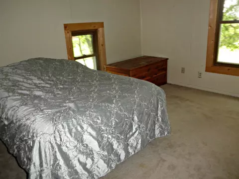 254 Far East St, Winthrop, IA 50682 photo 17