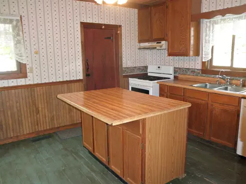 254 Far East St, Winthrop, IA 50682 photo 12