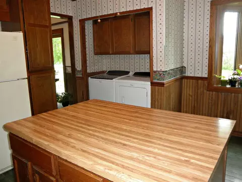 254 Far East St, Winthrop, IA 50682 photo 14