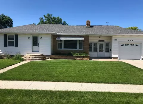 324 E State St, Dike, IA 50624 photo 1