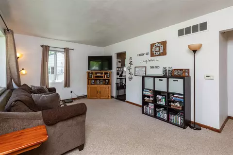 809 Newman Ave, Cedar Falls, IA 50613 photo 3