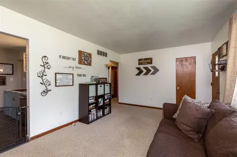 809 Newman Ave, Cedar Falls, IA 50613 photo 4