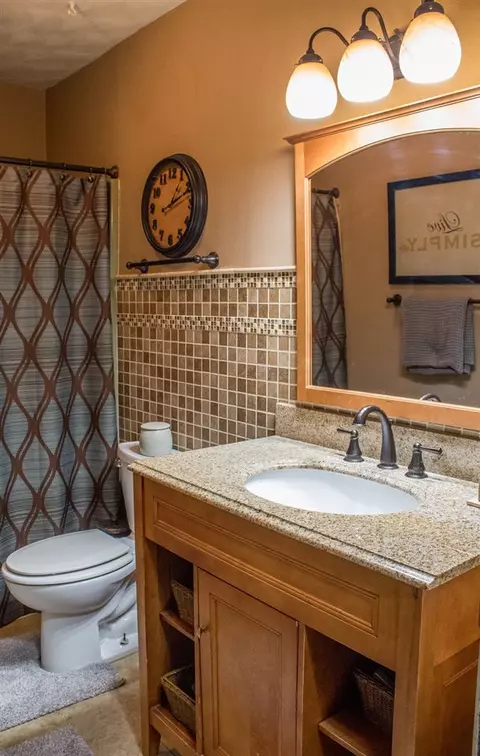 1012 Triangle, Shell Rock, IA 50670 photo 12