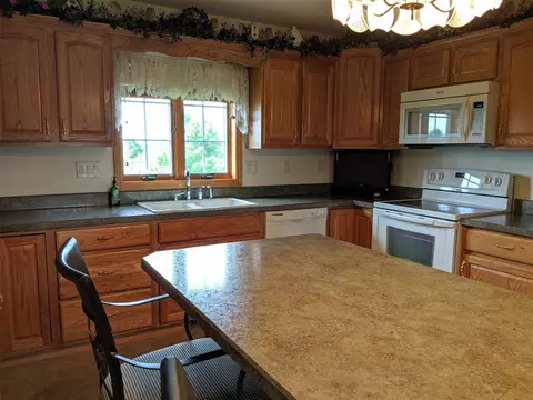107 Eagle Dr, Mcgregor, IA 52157 photo 3