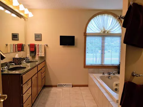 107 Eagle Dr, Mcgregor, IA 52157 photo 7