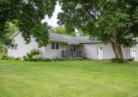 207 Division St, Plainfield, IA 50666 photo 2
