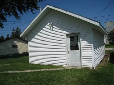 812 E Main St, Decorah, IA 52101 photo 14