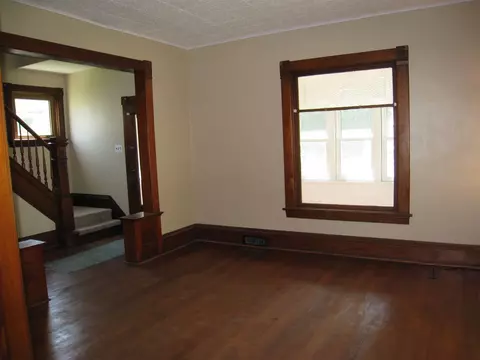 812 E Main St, Decorah, IA 52101 photo 4