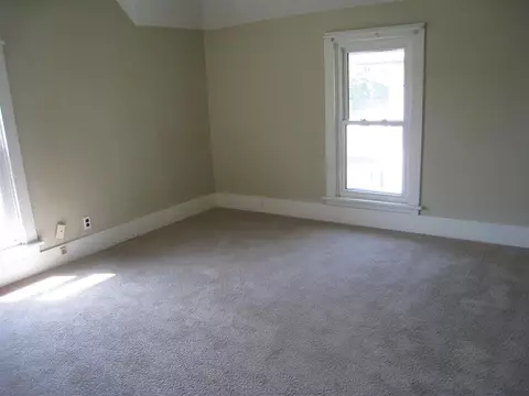 812 E Main St, Decorah, IA 52101 photo 10