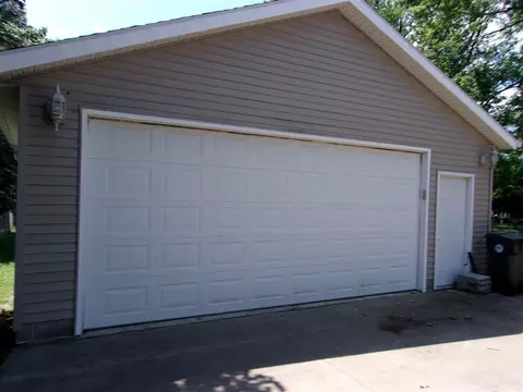 1319 Maynard Ave, Waterloo, IA 50701 photo 2