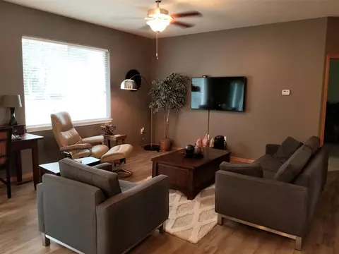 4805 Millenium Dr, Cedar Falls, IA 50613 photo 5