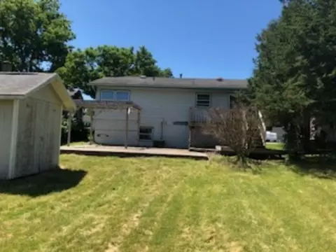 1209 E 4th St, Vinton, IA 52349 photo 3