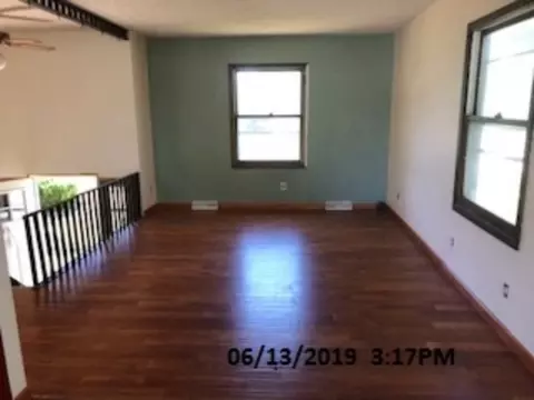 1209 E 4th St, Vinton, IA 52349 photo 7
