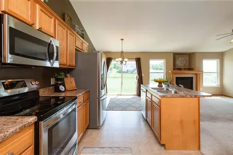 5126 Millenium Dr, Cedar Falls, IA 50613 photo 4