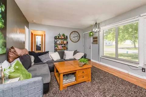 651 Maxwell St, Waterloo, IA 50701 photo 4