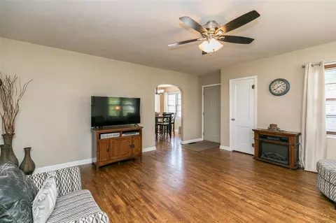 142 Prospect St, Manchester, IA 52057 photo 5