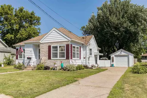 142 Prospect St, Manchester, IA 52057 photo 1