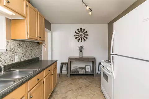 142 Prospect St, Manchester, IA 52057 photo 8