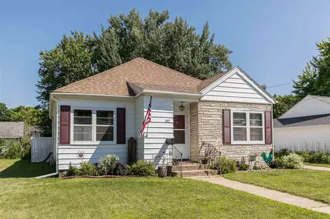 142 Prospect St, Manchester, IA 52057 photo 2