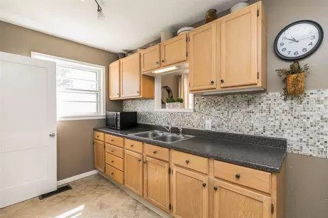 142 Prospect St, Manchester, IA 52057 photo 9