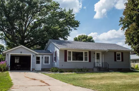 237 Wolf Ave, Readlyn, IA 50668 photo 1