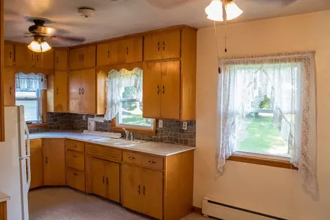 237 Wolf Ave, Readlyn, IA 50668 photo 2