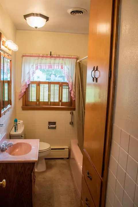 237 Wolf Ave, Readlyn, IA 50668 photo 5