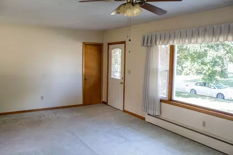237 Wolf Ave, Readlyn, IA 50668 photo 4