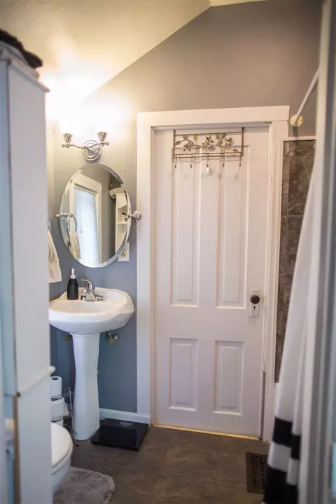 503 E Main St, Decorah, IA 52101 photo 5