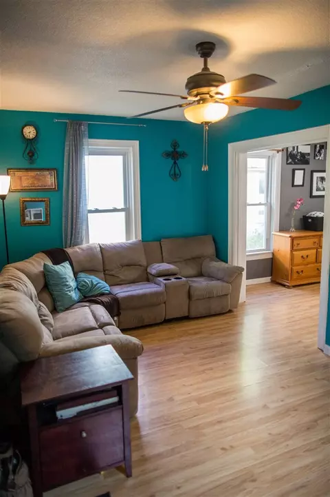 503 E Main St, Decorah, IA 52101 photo 2