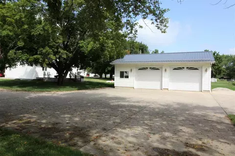 503 Ely St, Walker, IA 52352 photo 4