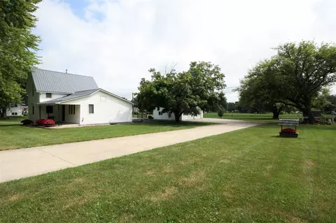 503 Ely St, Walker, IA 52352 photo 2